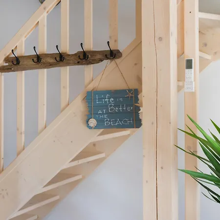 Mierzejogrod - Caloroczne Z Kominkami 別荘