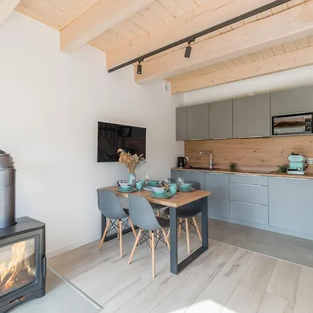 Mierzejogrod - Caloroczne Z Kominkami