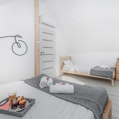 Holiday home Mierzejogrod - Caloroczne Z Kominkami