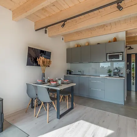 別荘 Mierzejogrod - Caloroczne Z Kominkami