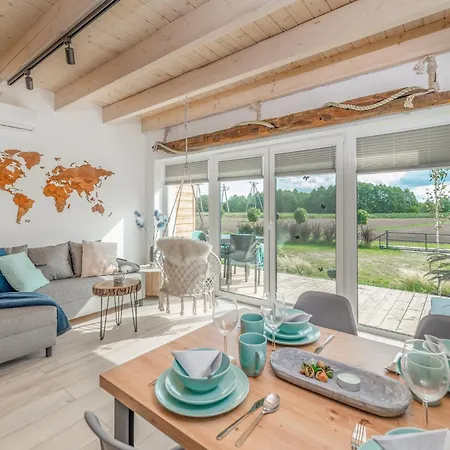 別荘 Mierzejogrod - Caloroczne Z Kominkami Kąty Rybackie