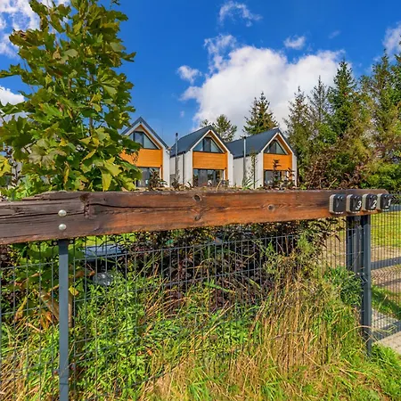 Mierzejogrod - Caloroczne Z Kominkami 別荘