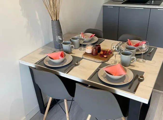 Semesterbostad Mierzejogrod - Caloroczne Z Kominkami