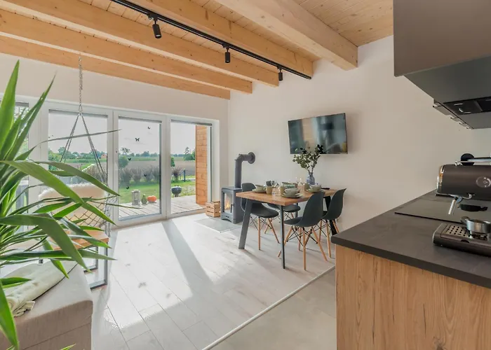 Semesterbostad Mierzejogrod - Caloroczne Z Kominkami