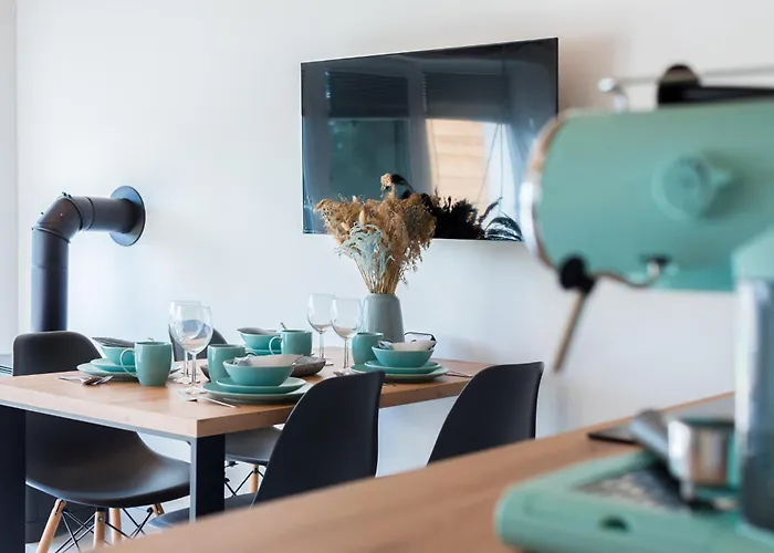 Semesterbostad Mierzejogrod - Caloroczne Z Kominkami